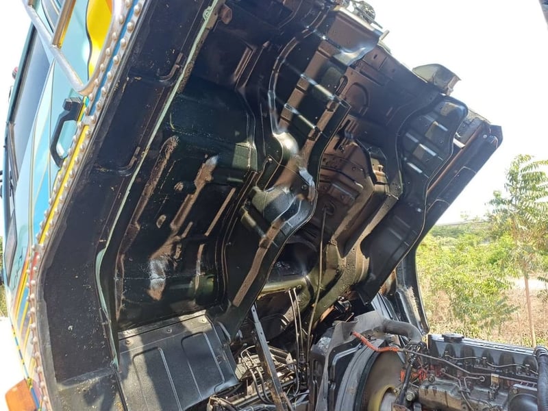 รหัสรถ N240 Isuzu Rocky 10 ล้อ สองเพล เครื่อง 195 แรง เกียร์ ZF (นางฟ้าแท้)  ปี 41 ราคา 520,000 บาท 0839946814 , 0645676569 น็อต