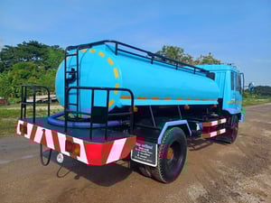 รหัส N200 MITSUBISHI 195แรงม้า รถบรรทุก 6ล้อ บรรทุกน้ำ 6,000 ลิตร ปี2006 