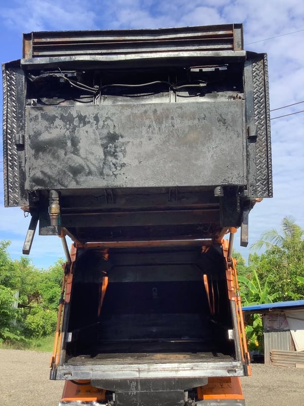 รหัส N341 ISUZU NMR 130แรงม้า รถบรรทุก 6ล้อ บรรทุกขยะ ไมล์น้อย รหัส N341 ISUZU NMR 130แรงม้า รถบรรทุก 6ล้อ บรรทุกขยะ ไมล์น้อย