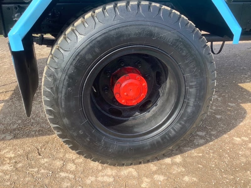 รหัส N200 MITSUBISHI 195แรงม้า รถบรรทุก 6ล้อ บรรทุกน้ำ 6,000 ลิตร ปี2006 