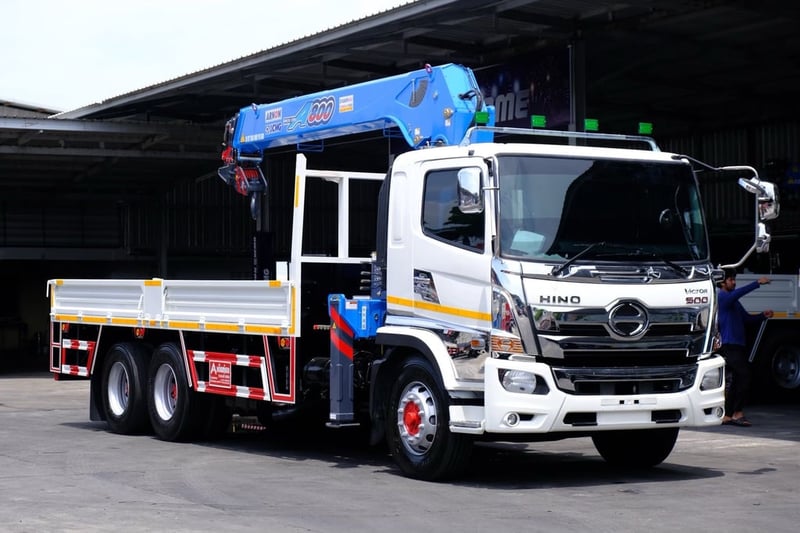 รถ10ล้อติดเครนใหม่ 8 ตัน 