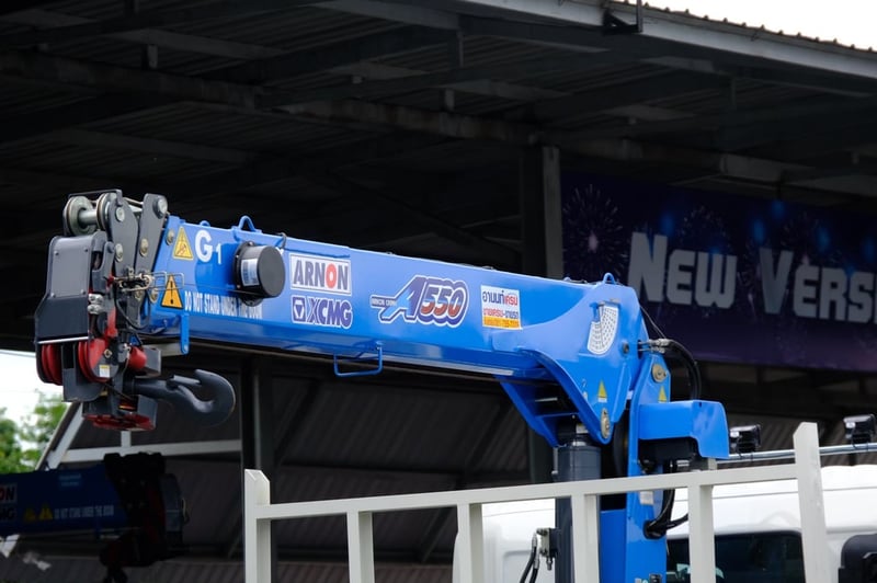 รถบรรทุกติดเครน