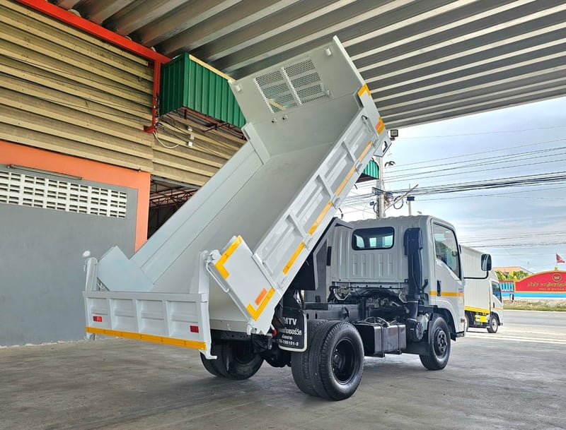 NMR 130 ยางเต็ม6เส้น ไมล์น้อย พร้อมใช้ NMR 130 ยางเต็ม6เส้น ไมล์น้อย พร้อมใช้