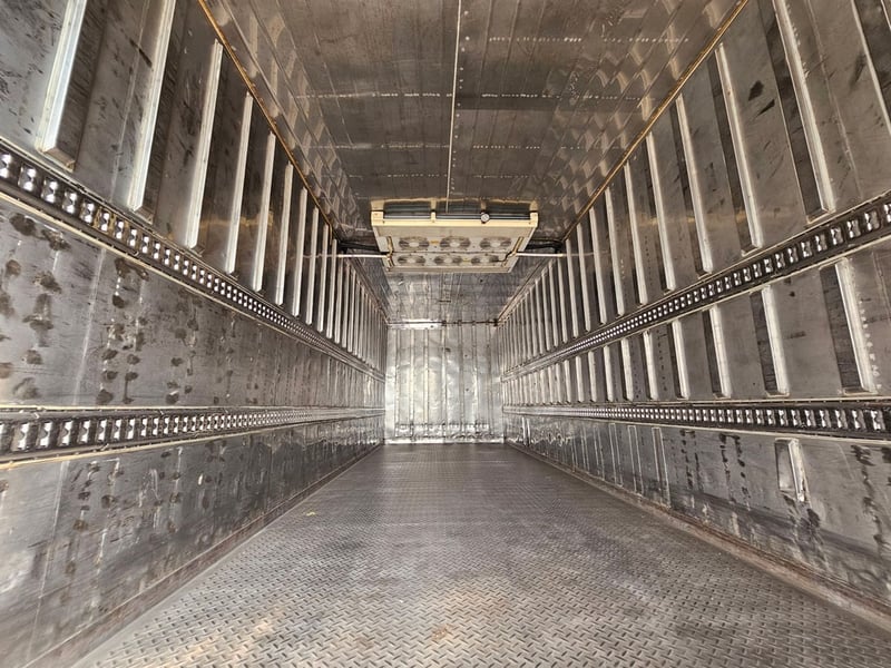 ขายตู้เบิ้ม (ตู้เย็น) + ลิฟท้าย+ เครื่องทำความเย็น ขายตู้เบิ้ม (ตู้เย็น) + ลิฟท้าย+ เครื่องทำความเย็น