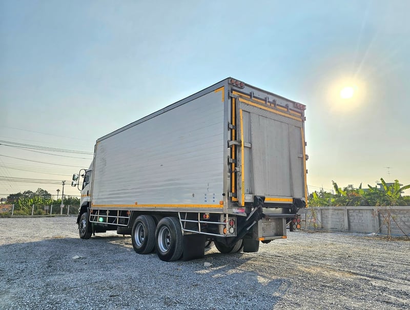 FVM 300 ตู้เบิ้ม + แอร์  Denso ตู้ยาว 7.60 ม. สวยจัดพร้อมใช้	