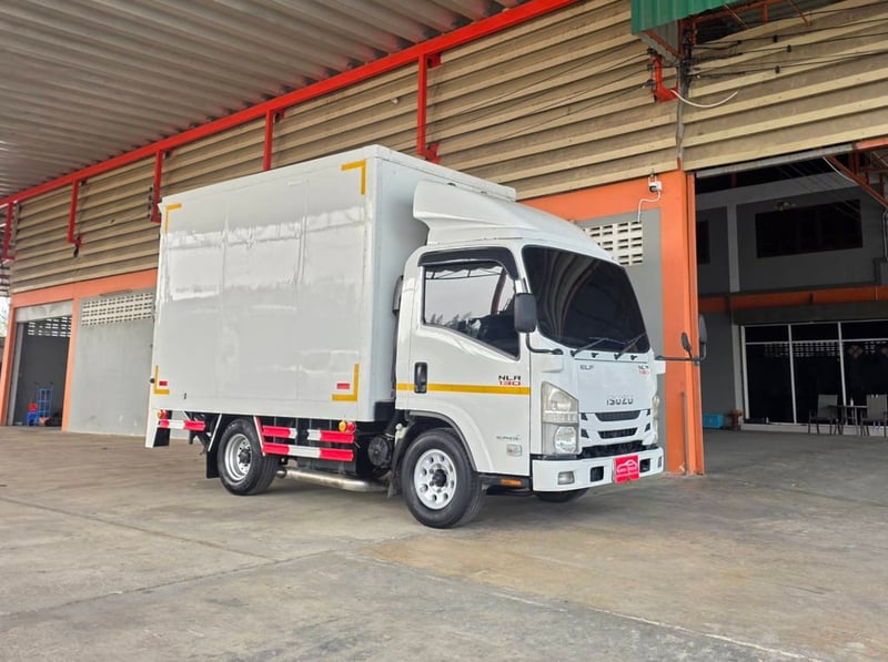 4ล้อ NLR 130 มีลิฟท์ท้าย ปี 2565 ตู้สูง 2.10 ไม่ติดเวลา ป้ายเล็ก รถห้างแท้ๆ