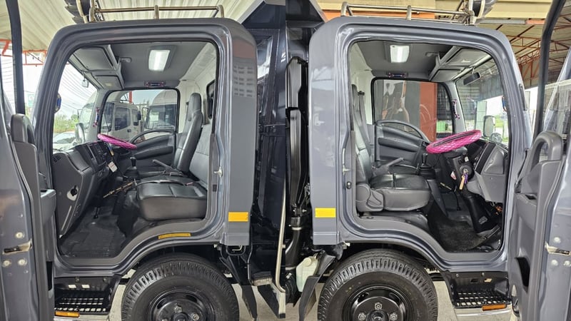 NEW NMR 130 ไมล์ 3 หมื่นโล รุ่นใหม่ไฟโปรเจคเตอร์ ชุดแต่งเต็ม เทาแลมโบ NEW NMR 130 ไมล์ 3 หมื่นโล รุ่นใหม่ไฟโปรเจคเตอร์ ชุดแต่งเต็ม เทาแลมโบ