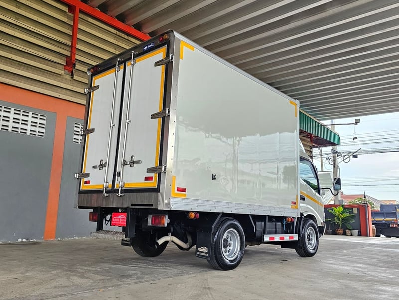 4ล้อ HINO ATOM XZU 136 ตู้เย็น ไมล์ 85,xxx กระจกไฟฟ้า ปี 2566 ป้ายเล็กไม่ติดเวลา