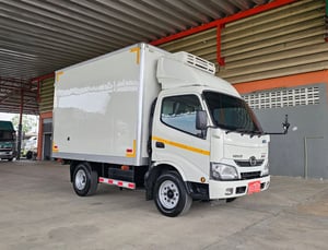 4ล้อ HINO ATOM XZU 136 ตู้เย็น ไมล์ 98,xxx กระจกไฟฟ้า ปี 2566 ป้ายเล็กไม่ติดเวลา