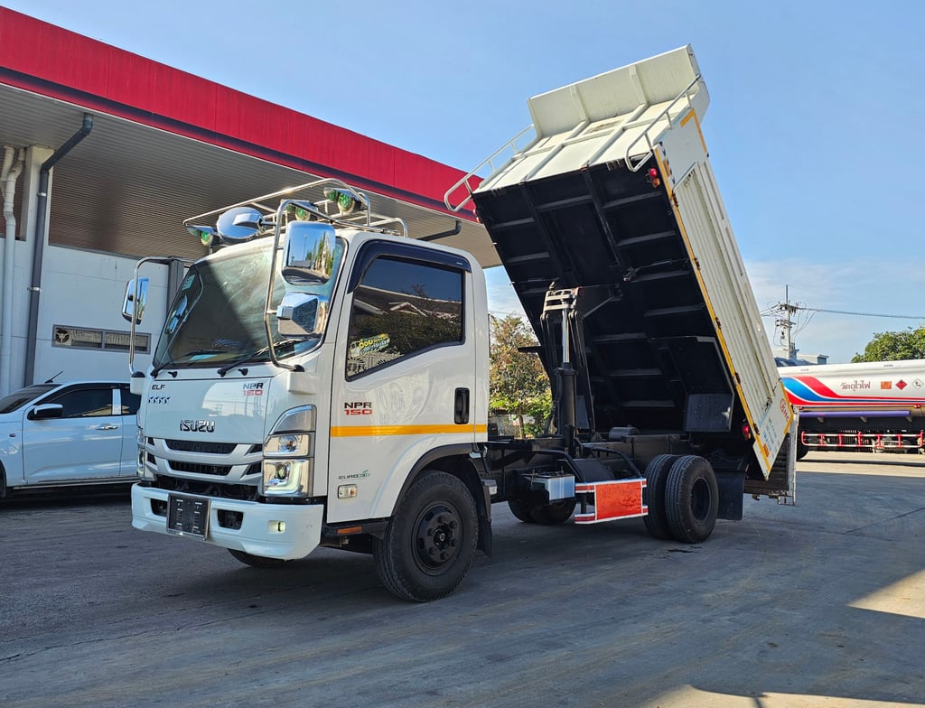 NPR 150 ปี 2566 ไมล์ 4 หมื่นโล จัดยางใหม่ ดั้มพ์ 5คิว รุ่นใหม่ไฟโปรเจคเตอร์ ชุดแต่งเต็ม NPR 150 ปี 2566 ไมล์ 4 หมื่นโล จัดยางใหม่ ดั้มพ์ 5คิว รุ่นใหม่ไฟโปรเจคเตอร์ ชุดแต่งเต็ม