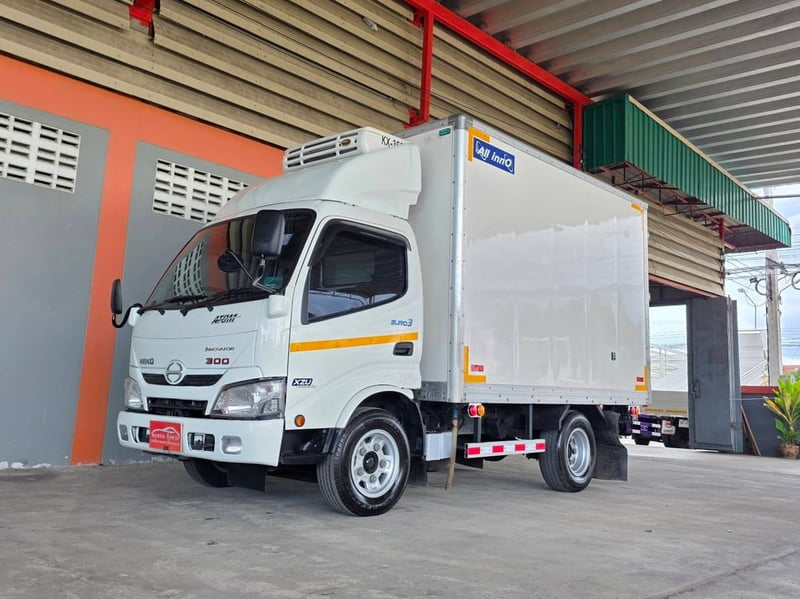 4ล้อ HINO ATOM XZU 136 ตู้เย็น ไมล์ 89,xxx กระจกไฟฟ้า ปี 2566 ป้ายเล็กไม่ติดเวลา