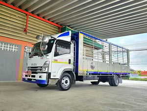 NEW FRR 210 ปี 2566 กระบะคอก แผงมิเนียม เปิดรอบข้างได้ ยาว 6.60 เมตร แผงมิเนียม น.น รถ 4.8 ตัน