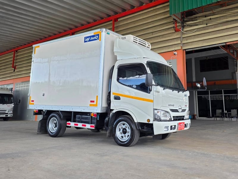 4ล้อ HINO ATOM XZU 136 ตู้เย็น ไมล์ 89,xxx กระจกไฟฟ้า ปี 2566 ป้ายเล็กไม่ติดเวลา