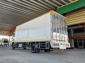 FRR 190 ตู้เย็น+พร้อมแอร์ Carrier ตู้ยาว 6.50 ม. 	