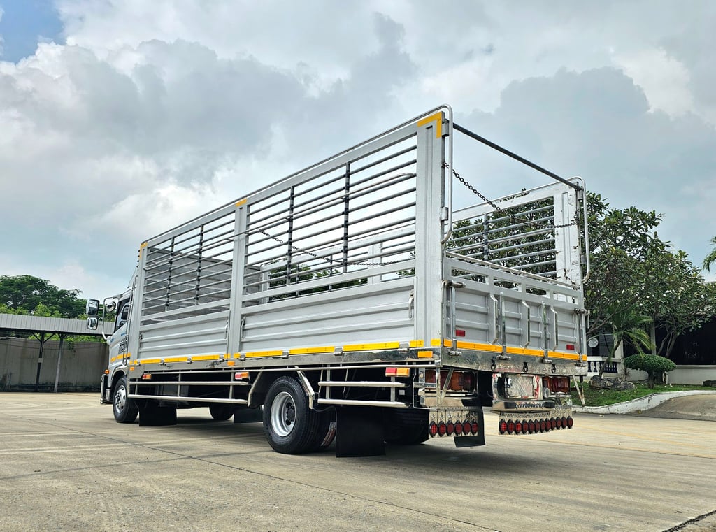 NEW FC9j 210 ปี 2567 กระบะเปิดข้างได้ พื้นสแตนเลส ต่อ อู่วันชัย ยาว 6.60 ยางใหม่ 6 เส้น NEW FC9j 210 ปี 2567 กระบะเปิดข้างได้ พื้นสแตนเลส ต่อ อู่วันชัย ยาว 6.60 ยางใหม่ 6 เส้น