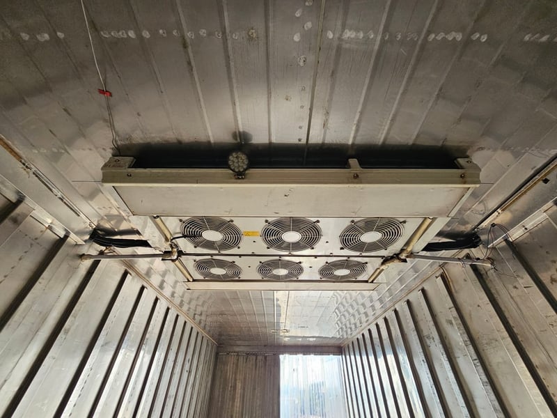 ขายตู้เบิ้ม (ตู้เย็น) + ลิฟท้าย+ เครื่องทำความเย็น ขายตู้เบิ้ม (ตู้เย็น) + ลิฟท้าย+ เครื่องทำความเย็น