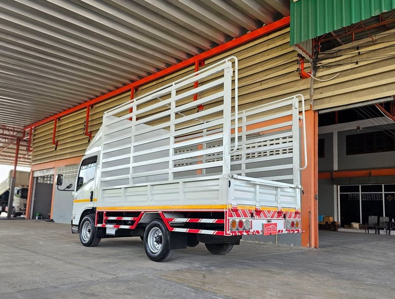 ISUZU NLR 130 แรงม้า ไมล์ 9 หมื่นโล ป้ายเล็ก ไม่ติดเวลา ขายถูกๆ 