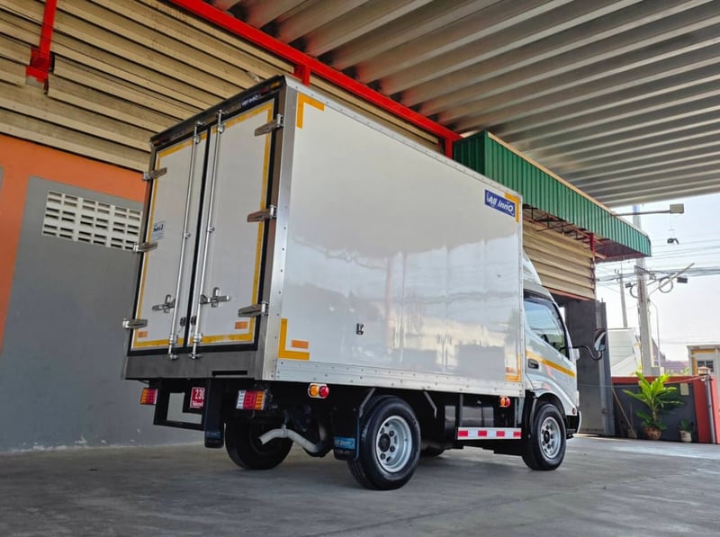 4ล้อ HINO ATOM XZU 136 ตู้เย็น ไมล์ 88,xxx กระจกไฟฟ้า ปี 2566 ป้ายเล็กไม่ติดเวลา