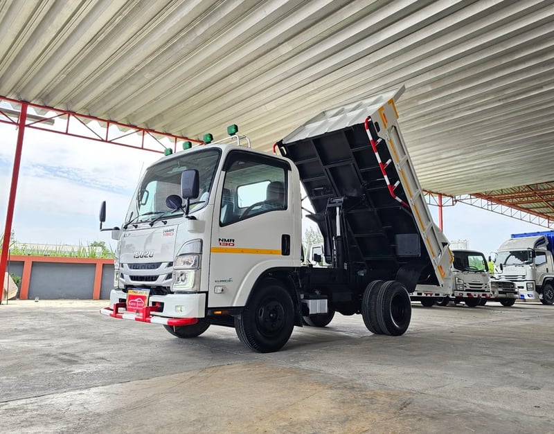 ดั้มพ์ 3คิว ปี 2566 NMR 130 ไมล์ 4 หมื่นโล รุ่นใหม่ไฟโปรเจคเตอร์ ชุดแต่งเต็ม 