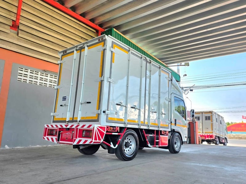 4ล้อ NLR 130 แรงม้า ปี 2565 ตู้6บาน เปิดรอบ ไม่ติดเวลา ป้ายเล็ก รถห้างแท้ๆ