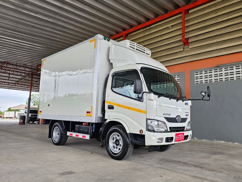 4ล้อ HINO ATOM XZU 136 ตู้เย็น ไมล์ 85,xxx กระจกไฟฟ้า ปี 2566 ป้ายเล็กไม่ติดเวลา