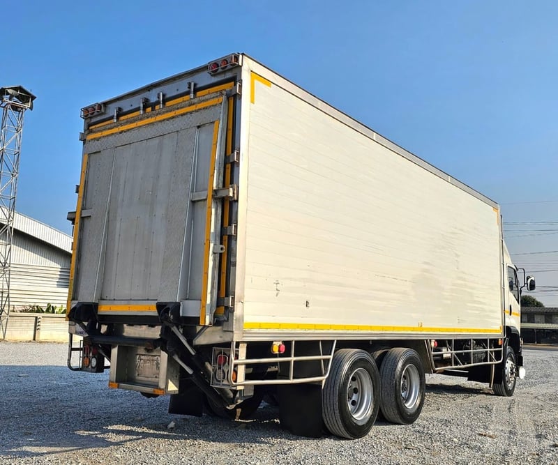 ขายตู้เบิ้ม (ตู้เย็น) + ลิฟท้าย+ เครื่องทำความเย็น ขายตู้เบิ้ม (ตู้เย็น) + ลิฟท้าย+ เครื่องทำความเย็น