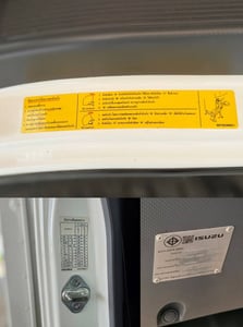 4ล้อ ป้ายเล็ก NEW NLR 130 ไมล์น้อย ตู้เปิดรอบด้าน 6 บาน