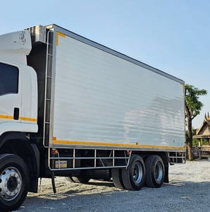 ขายตู้เบิ้ม (ตู้เย็น) + ลิฟท้าย+ เครื่องทำความเย็น ขายตู้เบิ้ม (ตู้เย็น) + ลิฟท้าย+ เครื่องทำความเย็น