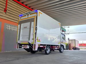 4ล้อ NLR 130 มีลิฟท์ท้าย ปี 2565 ตู้สูง 2.10 ไม่ติดเวลา ป้ายเล็ก รถห้างแท้ๆ