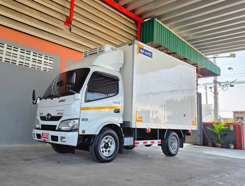4ล้อ HINO ATOM XZU 136 ตู้เย็น ไมล์ 88,xxx กระจกไฟฟ้า ปี 2566 ป้ายเล็กไม่ติดเวลา