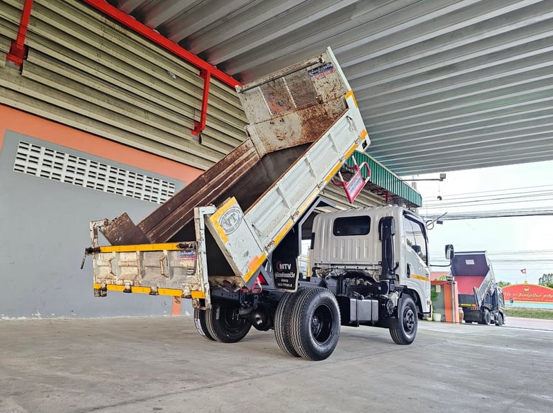 NEW NMR 130 ไมล์ 4หมื่นโล ยางใหม่  รุ่นใหม่ไฟโปรเจคเตอร์ 