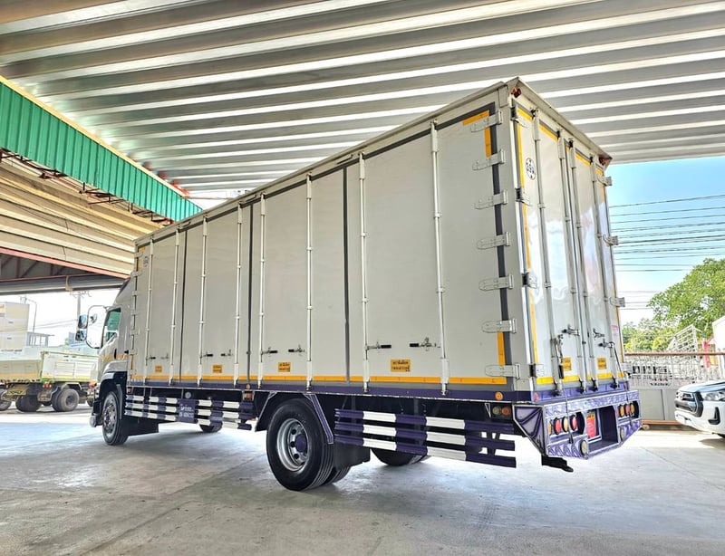 NEW FTR 240 ปี 2565 ตู้ 10 บาน ไมล์ 2แสน รถห้างแท้ ยาว 7.60 เมตร