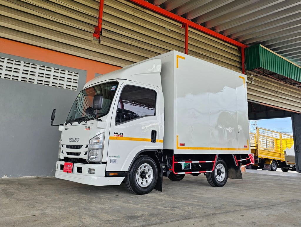 4ล้อ NLR ปี 2565 ตู้ไซต์พิเศษ สูง 2.10 ยางใหม่ 4เส้น ไม่ติดเวลา ป้ายเล็ก 4ล้อ NLR ปี 2565 ตู้ไซต์พิเศษ สูง 2.10 ยางใหม่ 4เส้น ไม่ติดเวลา ป้ายเล็ก