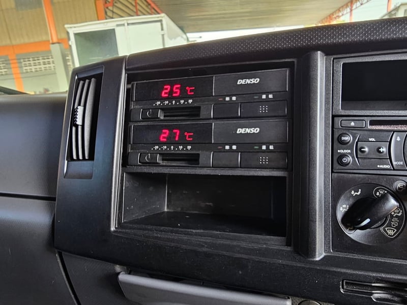 ขายตู้เบิ้ม (ตู้เย็น) + ลิฟท้าย+ เครื่องทำความเย็น ขายตู้เบิ้ม (ตู้เย็น) + ลิฟท้าย+ เครื่องทำความเย็น