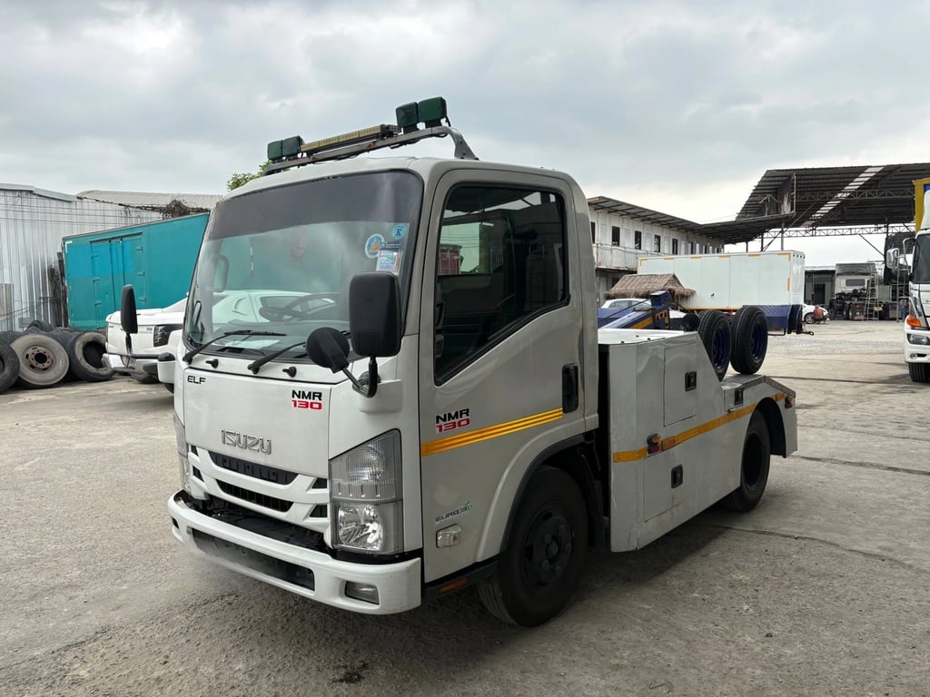 รถยก ISUZU NMR 130 ปี 58 - 64 มี 5 คัน รถยก ISUZU NMR 130 ปี 58 - 64 มี 5 คัน