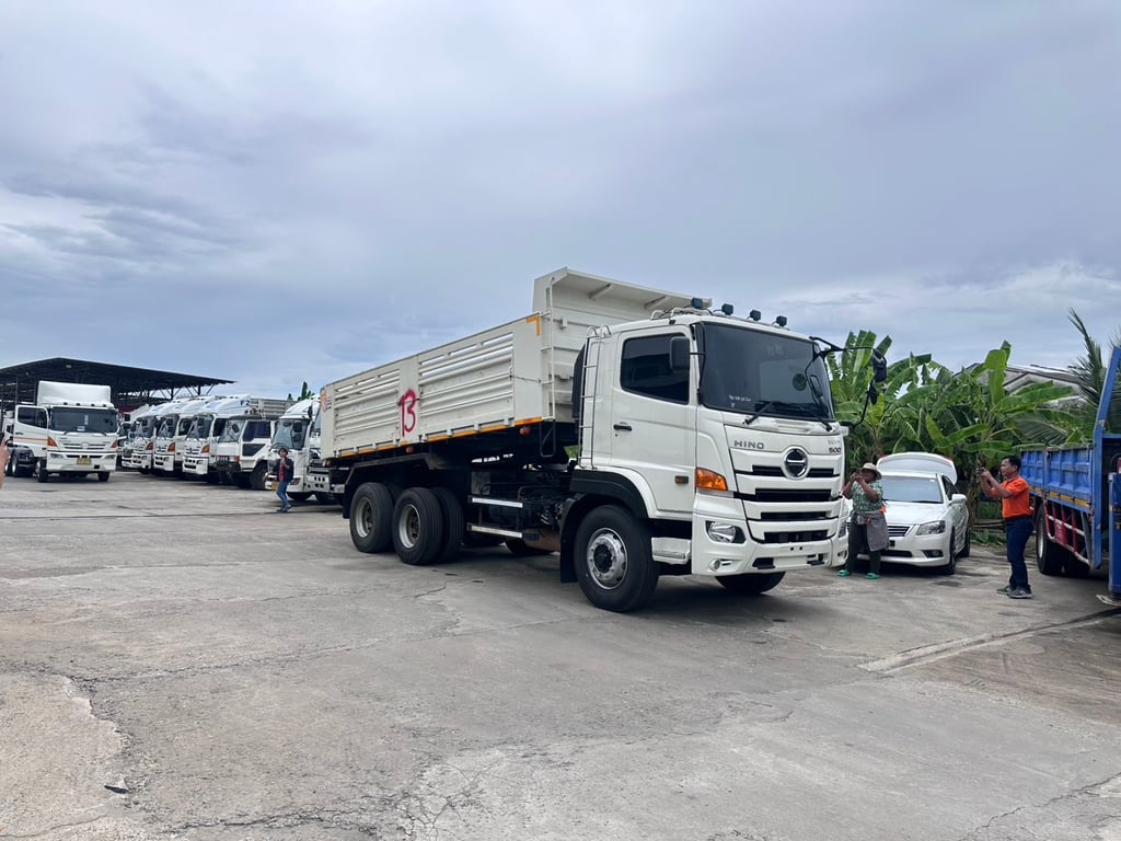 HINO FM 344แรงม้า 10ล้อ ดั้มพ์ ปี2022 เลขไมล์ 170,000 กม. HINO FM 344แรงม้า 10ล้อ ดั้มพ์ ปี2022 เลขไมล์ 170,000 กม.
