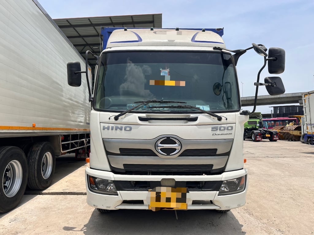 HINO FC 210แรงม้า รถบรรทุก 6ล้อ ตู้แห้ง ปี2021