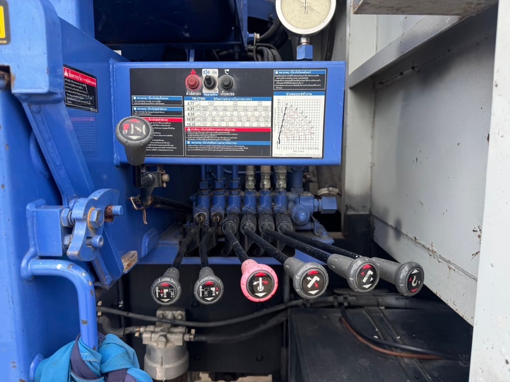 ISUZU FTR 240แรงม้า รถบรรทุก 6ล้อ กระบะเหล็กติดเครน ปี2019 เลขไมล์น้อยกว่า 500,000 กม. ISUZU FTR 240แรงม้า รถบรรทุก 6ล้อ กระบะเหล็กติดเครน ปี2019 เลขไมล์น้อยกว่า 500,000 กม.