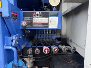 ISUZU FTR 240แรงม้า รถบรรทุก 6ล้อ กระบะเหล็กติดเครน ปี2019 เลขไมล์น้อยกว่า 500,000 กม.