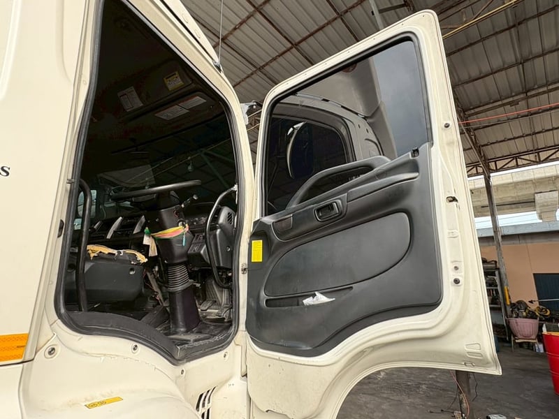 Hino Victor 10 ล้อ หัวลาก ปี 64 Hino Victor 10 ล้อ หัวลาก ปี 64