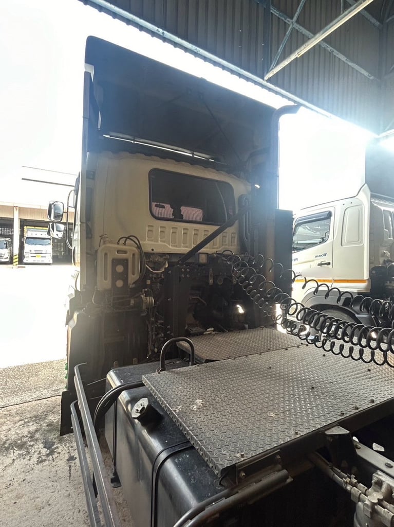 ISUZU GXZ 360แรงม้า หัวลาก 10ล้อ เฉพาะหัว ปี 66 ISUZU GXZ 360แรงม้า หัวลาก 10ล้อ เฉพาะหัว ปี 66
