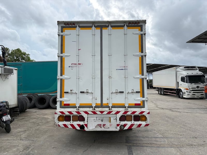 ISUZU FRR 190 ตู้ 3 บาน ยาว 5.5  ปี 63