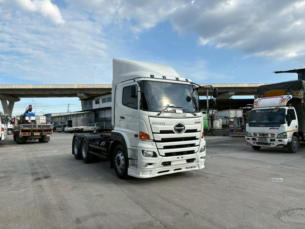 HINO FM 344แรงม้า รถบรรทุก 10ล้อ หัวลาก เฉพาะหัว ปี 63  เลขไมล์ 383,000 กม. HINO FM 344แรงม้า รถบรรทุก 10ล้อ หัวลาก เฉพาะหัว ปี 63  เลขไมล์ 383,000 กม.