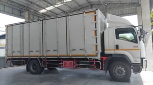 ISUZU FTR 240แรงม้า รถบรรทุก 6ล้อ ตู้แห้ง มีลิฟต์ท้าย