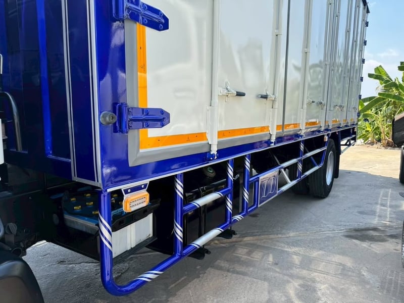 Hino Victor 6 ล้อ ตู้ 10 บาน ปี 60