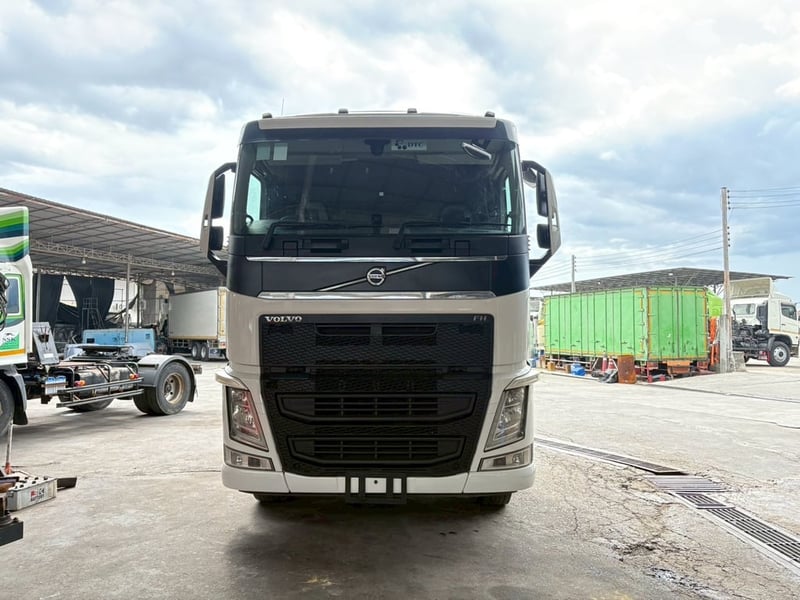 VOLVO FH 440แรงม้า รถบรรทุก หัวลาก 10ล้อ ปี2017