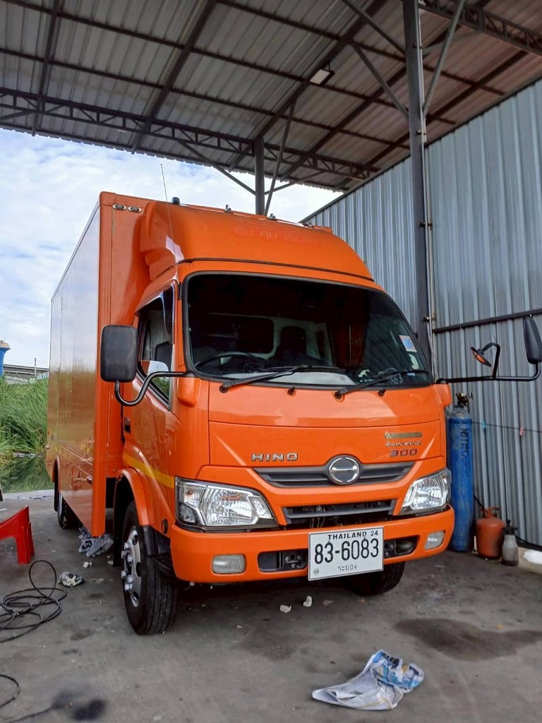HINO XZU 150แรงม้า รถบรรทุก 4ล้อ ตู้แห้ง ปี2023 เลขไมล์ 165,000 กม.