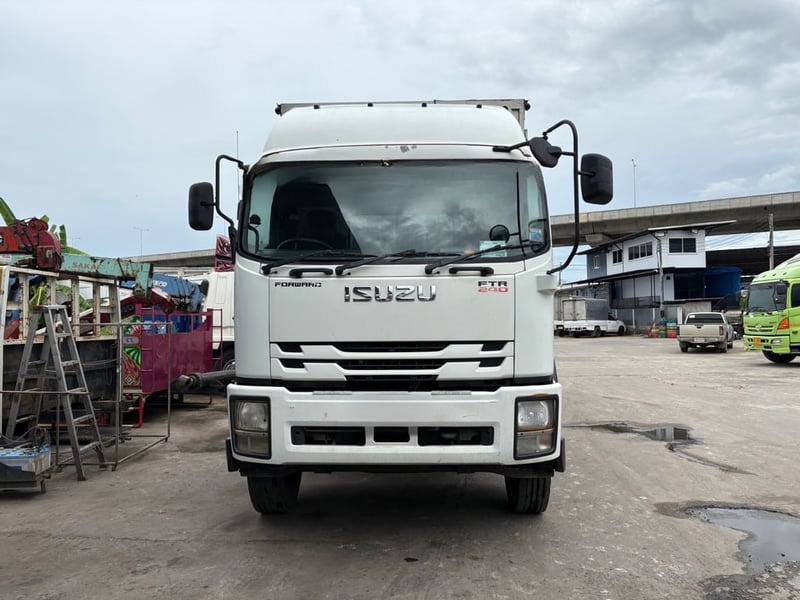 ISUZU FTR 240แรงม้า รถบรรทุก 6ล้อ ตู้แห้ง มีลิฟต์ท้าย