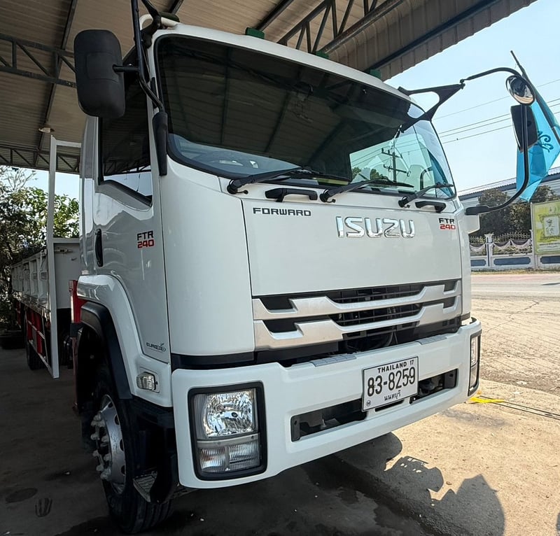 FTR240 ปี66 พร้อมเครนไหม่ 5ตัน 6ปลอก รถห้างแท้ มือเดียวป้ายแดง 🚚