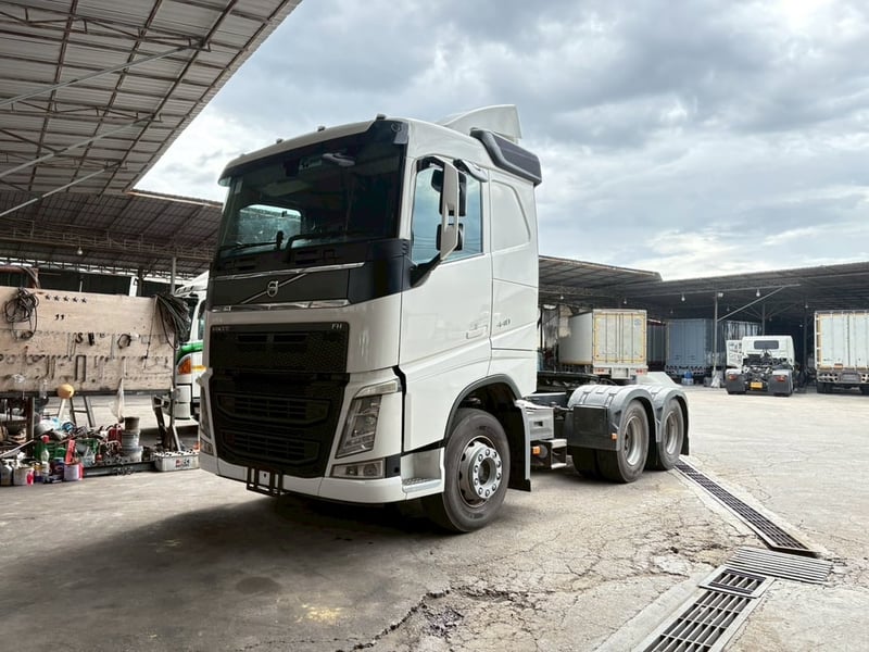VOLVO FH 440แรงม้า รถบรรทุก หัวลาก 10ล้อ ปี2017